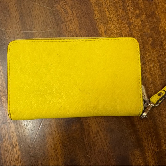 Michael Kors Sunburst Yellow Wallet with strap wristlet - Picture 4 of 9